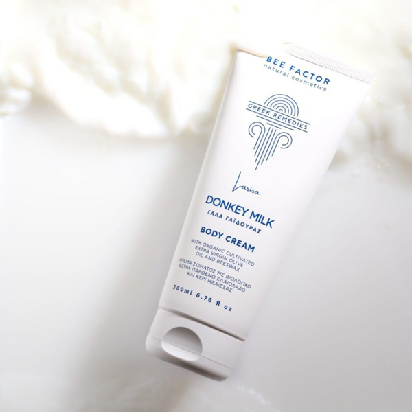 Bee Factor Greek Remedies Donkey Milk kūno kremas su aliejais 200ml pakuotėje.
