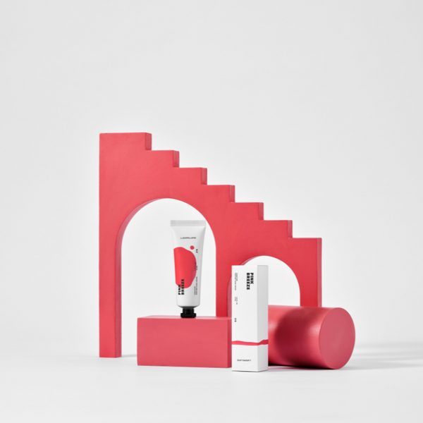 Duft&Doft Signature Perfume Hand Cream Pink Breeze rankų kremas 50ml su kamšteliu.