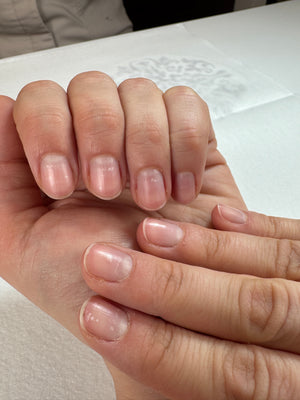 Nagai prieš atliekant Japonišką manikiūrą