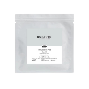 Ksurgery Hyaluronic Pro drėkinanti veido kaukė – vienkartinė pakuotė, skirta intensyviam odos drėkinimui, raminimui ir regeneracijai, skaidriame maišelyje su pilkos spalvos etikete.
