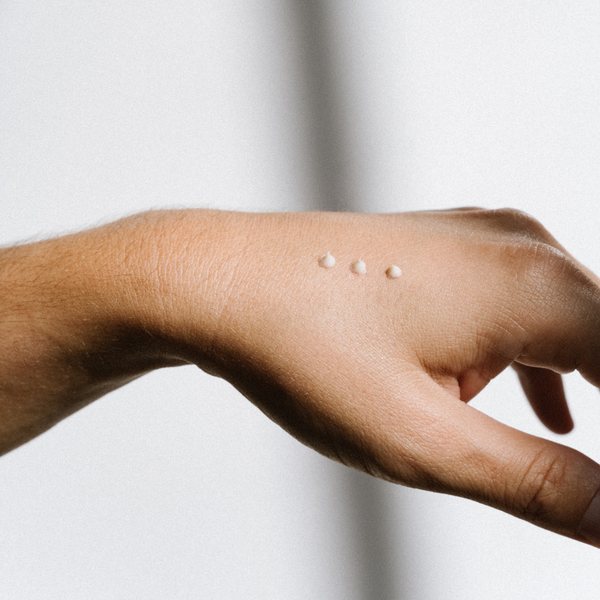 Kasdienis SPF 50 apsauginis veido serumas