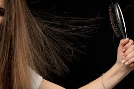 Plaukų elektrinimasis: kodėl dabar ir kaip su tuo susitvarkyti?