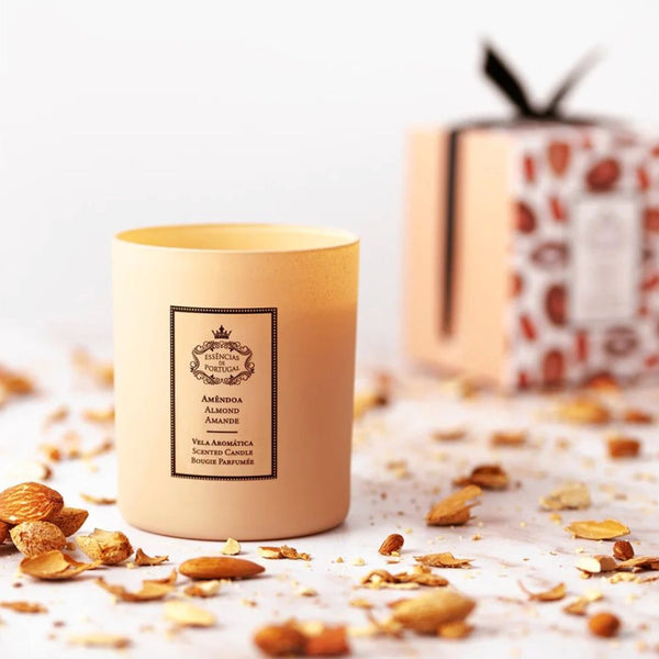 Kvapni žvakė su migdolų aromatu