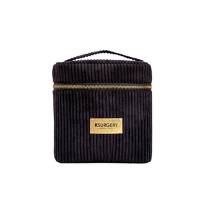 elegantiska, juoda, veliurine kosmetine su auksiniu KSurgery užrašu